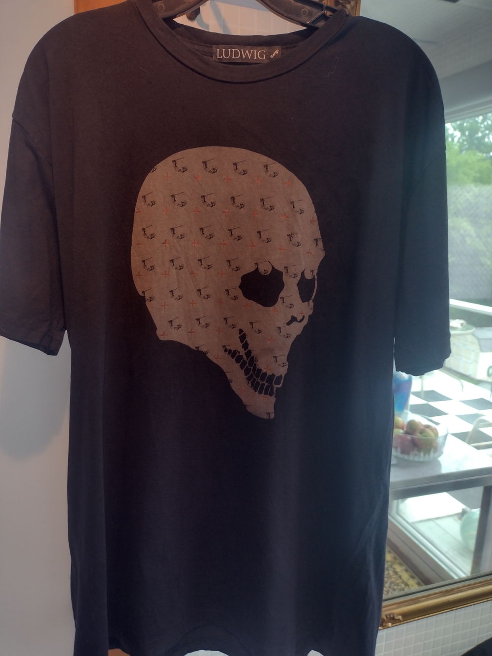 Ludwig Black Skull Graphic Men's T-Shirt
